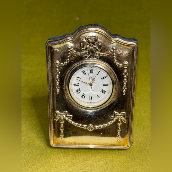 Robert Carrs Other - Sterling Silver miniature clock. Silver hallmark - Robert Carr of Sheffield 1995